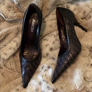Sexy purple leather pointy stilettos vintage new
